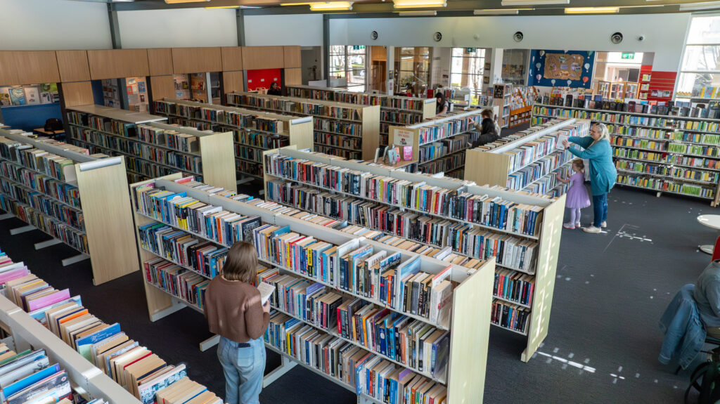 THE BOWRAL CITY LIBRARY
