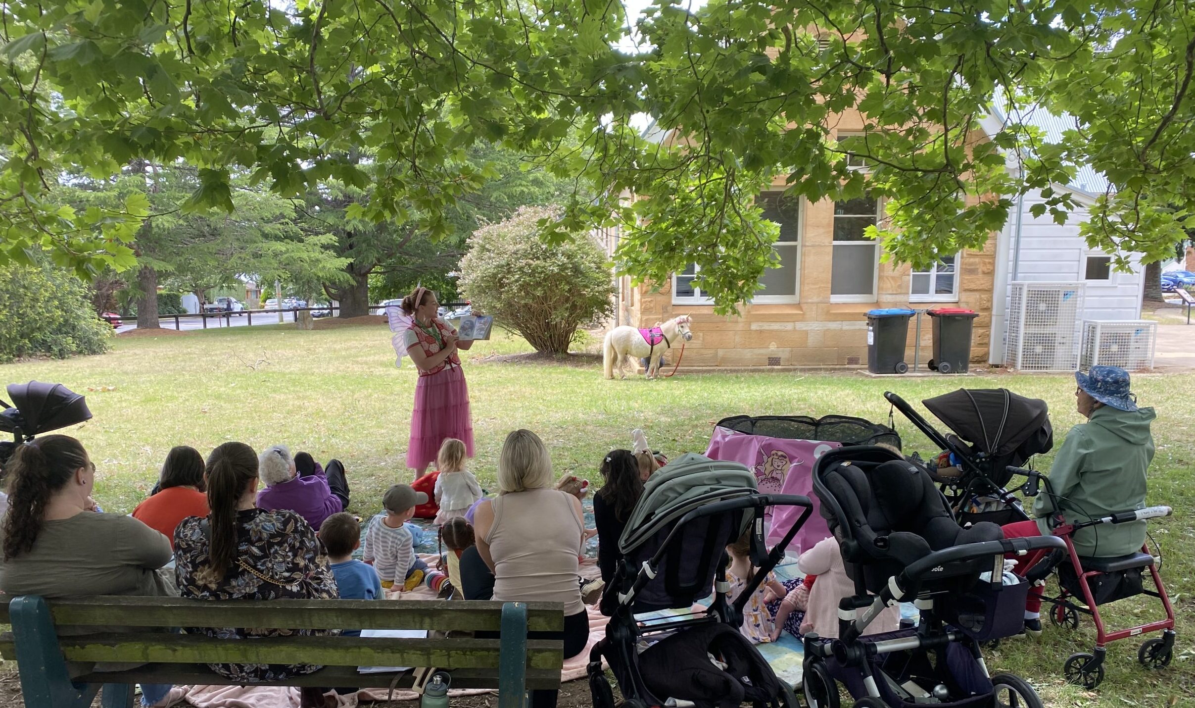 Piccolo Pony audience watching storytime